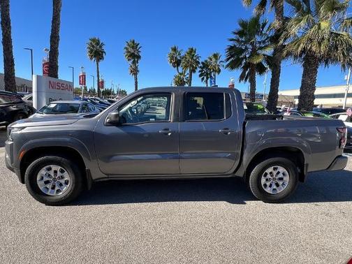 2024 Nissan Frontier SV