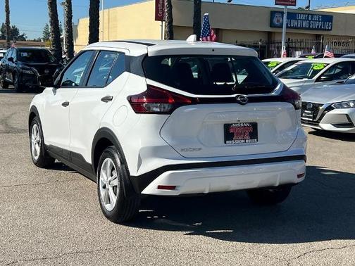 2024 Nissan Kicks S