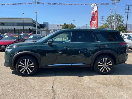 2023 Nissan Pathfinder Platinum FWD