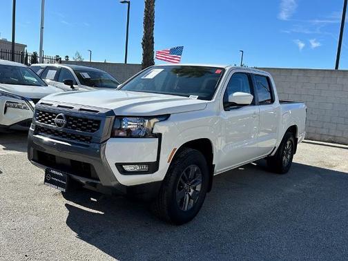 2025 Nissan Frontier SV