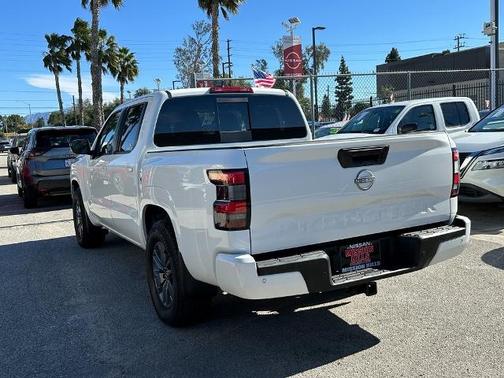 2025 Nissan Frontier SV