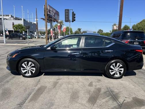 2025 Nissan Altima S FWD