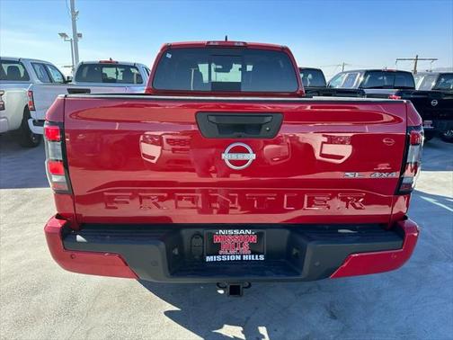 2025 Nissan Frontier SL