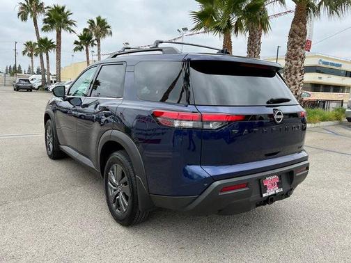 2022 Nissan Pathfinder SV 2WD