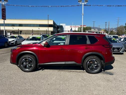 2025 Nissan Rogue SV