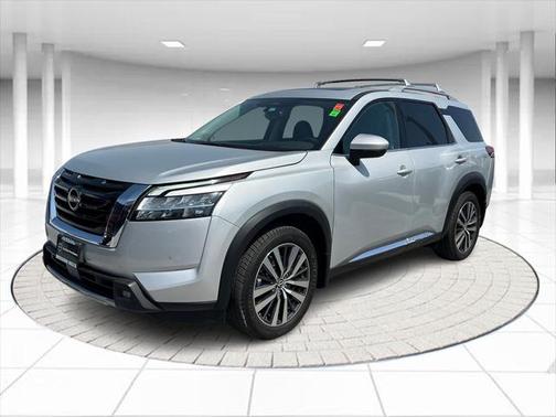 2022 Nissan Pathfinder Platinum 2WD