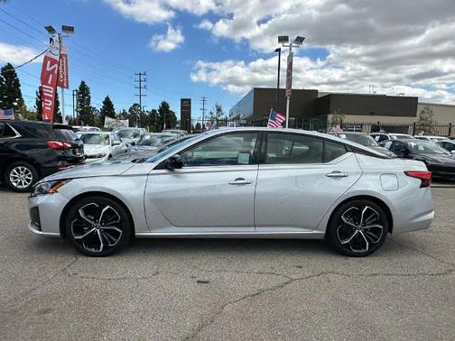 Brilliant Silver Metallic 2024 Nissan Altima 2.5 SR