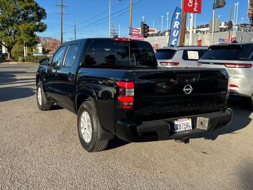 2023 Nissan Frontier SV