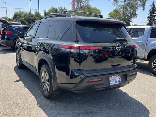 2024 Nissan Pathfinder SV FWD