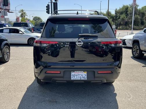 2024 Nissan Pathfinder SV FWD