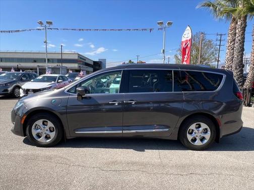 2018 Chrysler Pacifica Hybrid Touring L