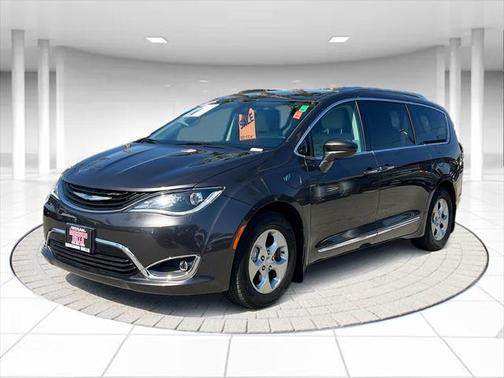2018 Chrysler Pacifica Hybrid Touring L