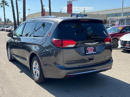 2018 Chrysler Pacifica Hybrid Touring L