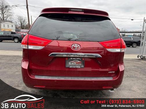 2011 Toyota Sienna XLE