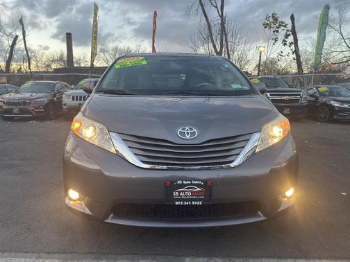 2012 Toyota Sienna XLE