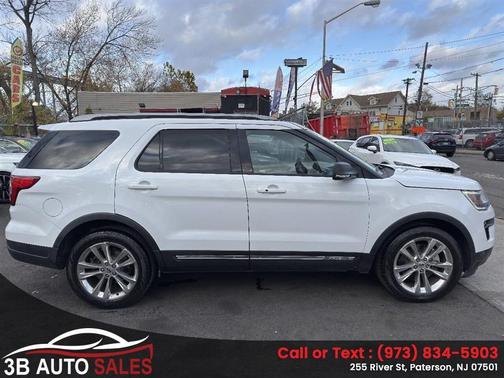 White 2019 Ford Explorer XLT