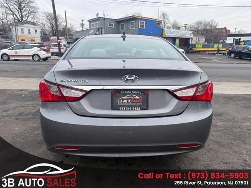 2011 Hyundai SONATA GLS