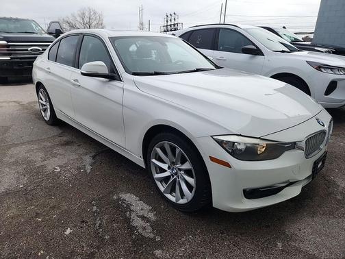 Alpine White 2014 BMW 320 i