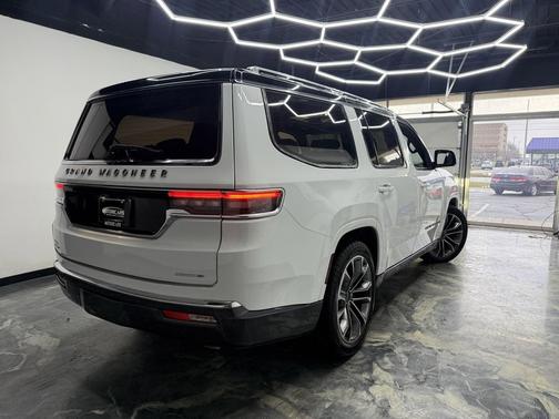 2022 Jeep Grand Wagoneer Series III