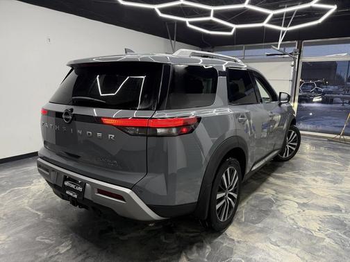 2022 Nissan Pathfinder Platinum 4WD