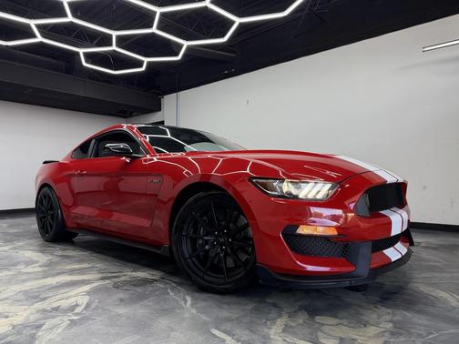 2016 Ford Shelby GT350 Base