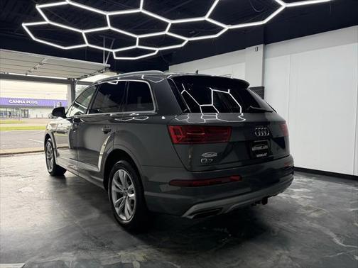 2019 Audi Q7 45 Premium Plus