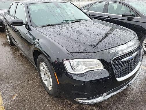 2019 Chrysler 300 Touring