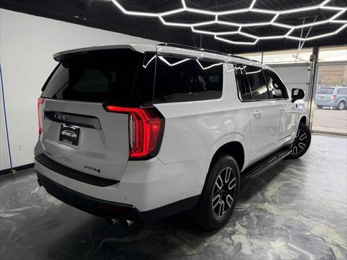 2022 GMC Yukon XL 4WD AT4