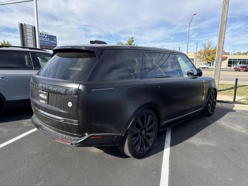 2023 Land Rover Range Rover SV