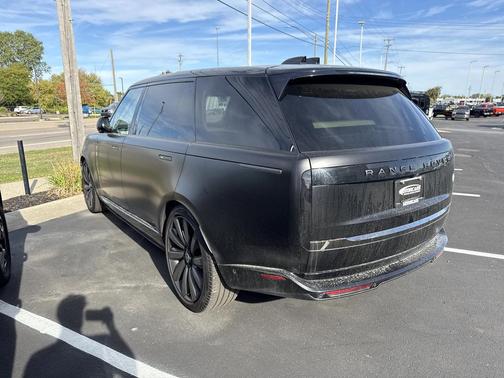 2023 Land Rover Range Rover SV