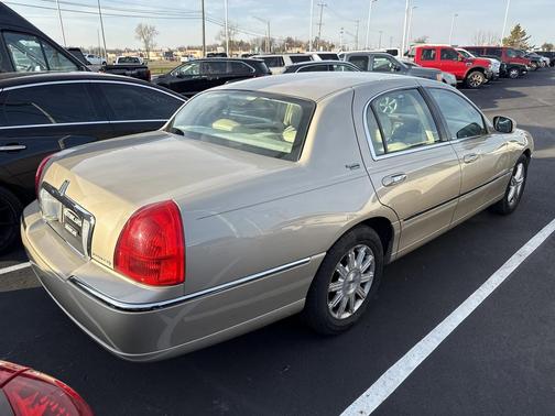 2008 Lincoln Town Car Signature