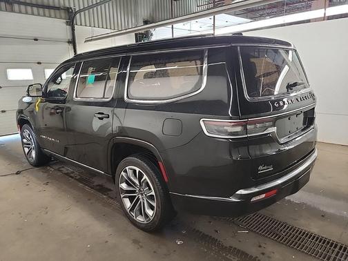 2022 Jeep Grand Wagoneer Series III