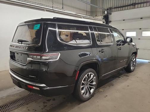 2022 Jeep Grand Wagoneer Series III