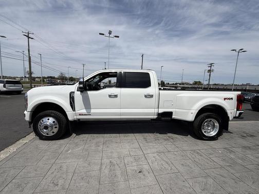 Star White Metallic Tri-Coat 2024 Ford F-450 Platinum