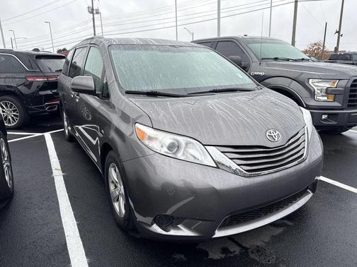 2015 Toyota Sienna LE