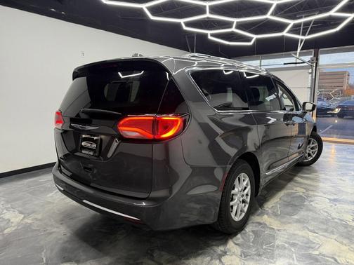 2020 Chrysler Pacifica Touring L