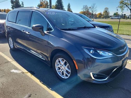 2020 Chrysler Pacifica Touring L