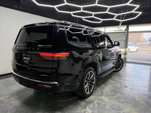 2023 Jeep Wagoneer Series II