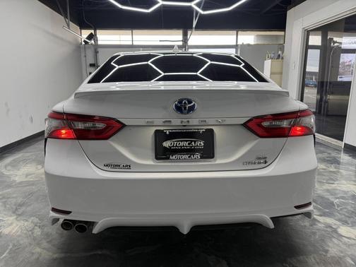 2019 Toyota Camry Hybrid SE