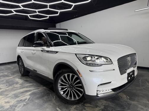 White 2020 Lincoln Aviator Reserve AWD