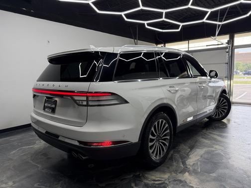 White 2020 Lincoln Aviator Reserve AWD