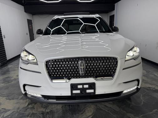 White 2020 Lincoln Aviator Reserve AWD