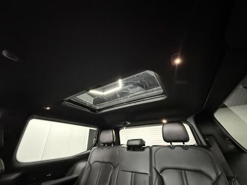 Diamond Black Crystal Pearl 2023 Jeep Wagoneer Series II Carbide