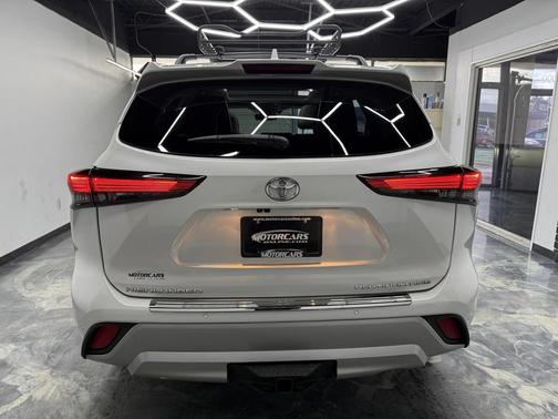 2021 Toyota Highlander Platinum