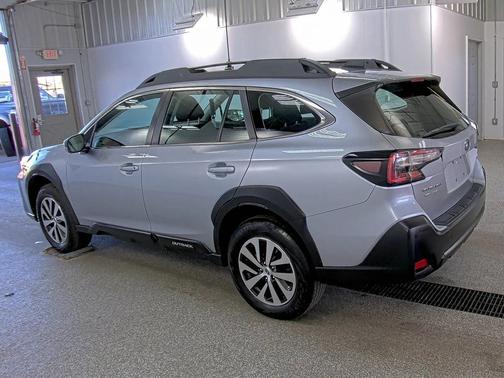 2023 Subaru Outback Touring