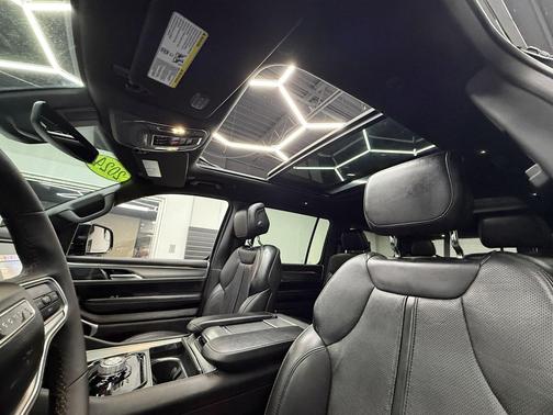 2024 Jeep Wagoneer Series II Carbide