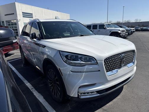 Infinite Black Metallic 2020 Lincoln Aviator Reserve AWD