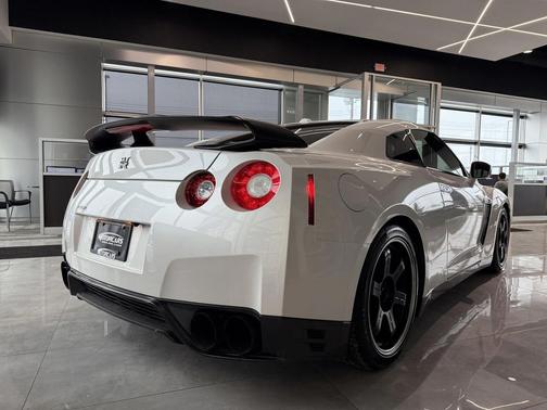 2014 Nissan GT-R Black Edition