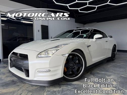 Pearl White 2016 Nissan GT-R Black Edition