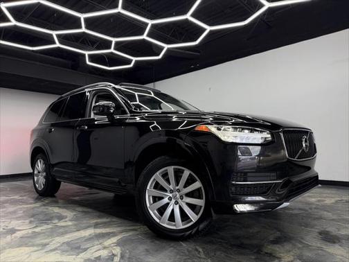 2016 Volvo XC90 T6 Momentum